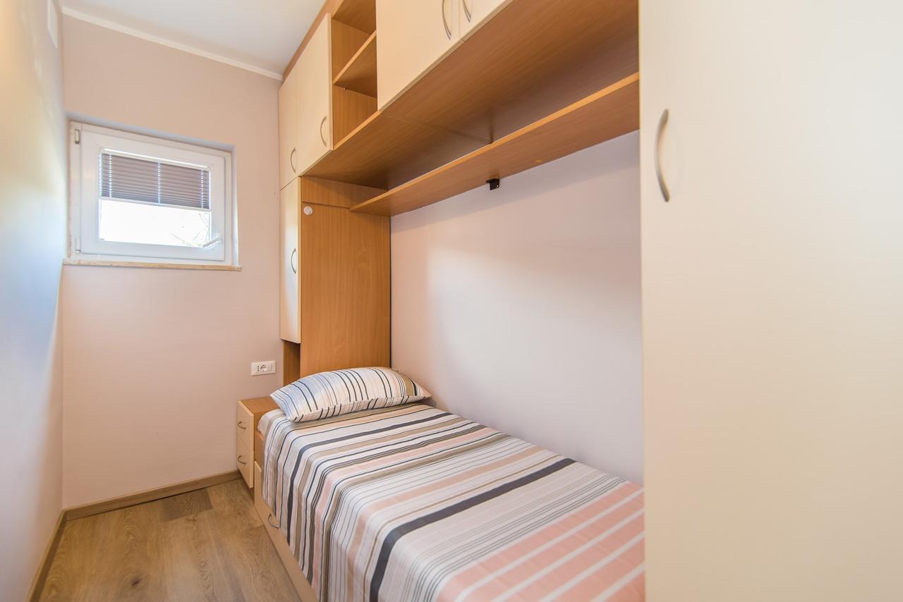 Apartment Lili Poreč Dış mekan fotoğraf